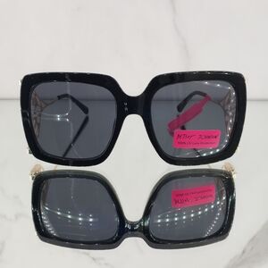 Betsey Johnson Sunglasses Black Gold Oversized Frame Butterfly Cutout Vacation